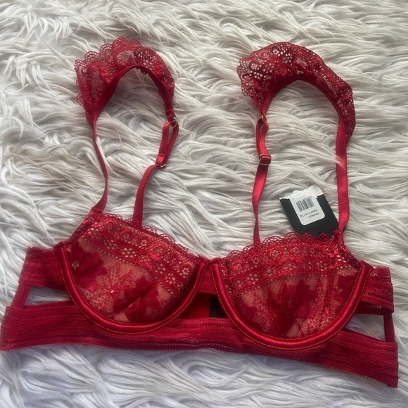 fredricks of hollywood lace bra